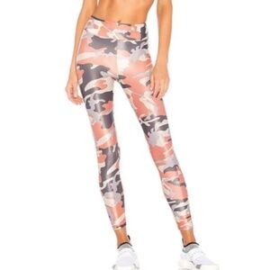 KORAL Rose Quartz Camo Leggings Size Small
